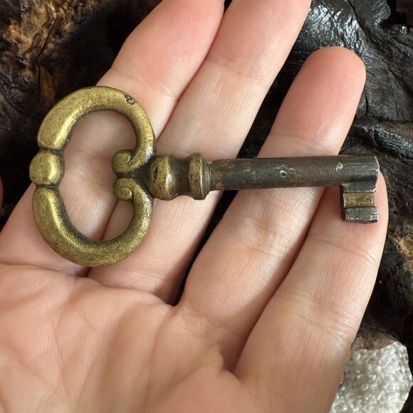 Vintage Key Armoire Drawer Brass Bow Steel Shank Open Barrel - Picture 2 of 8